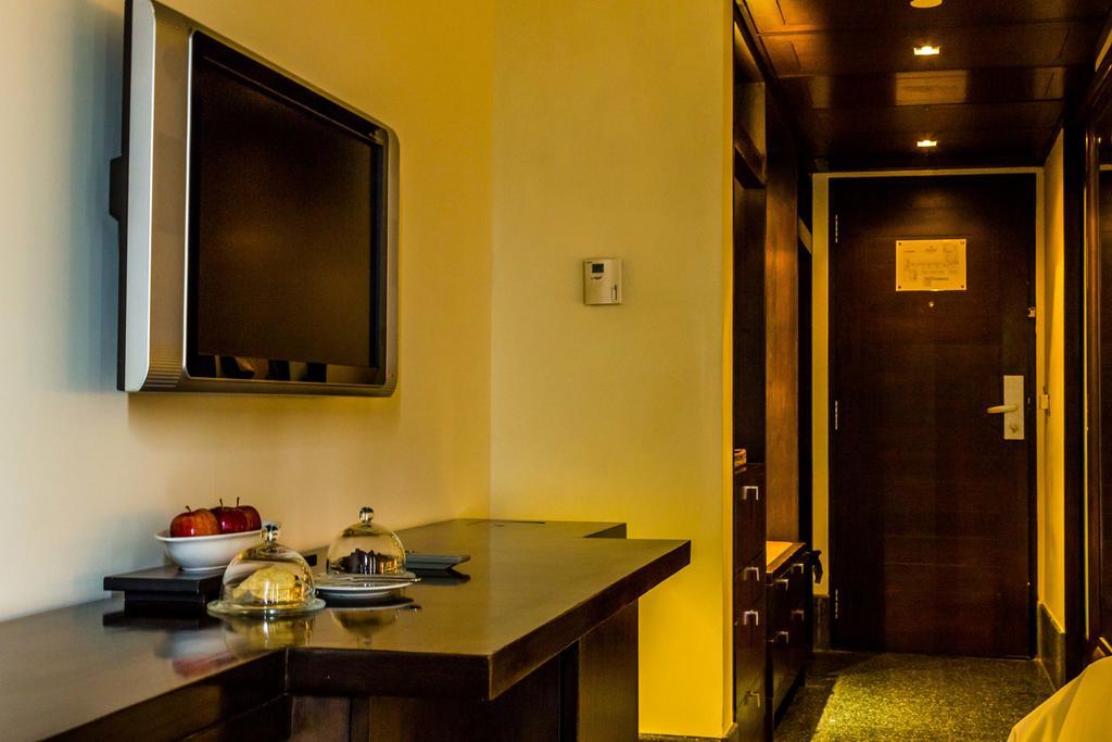 Royal Club Room