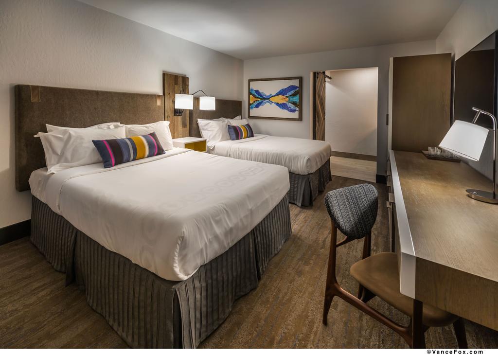 Suite with Hot Tub
