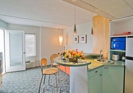 One Bedroom Suite with Queen Bed