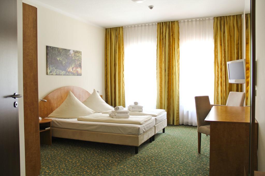 Double Room,737795761:JPEG