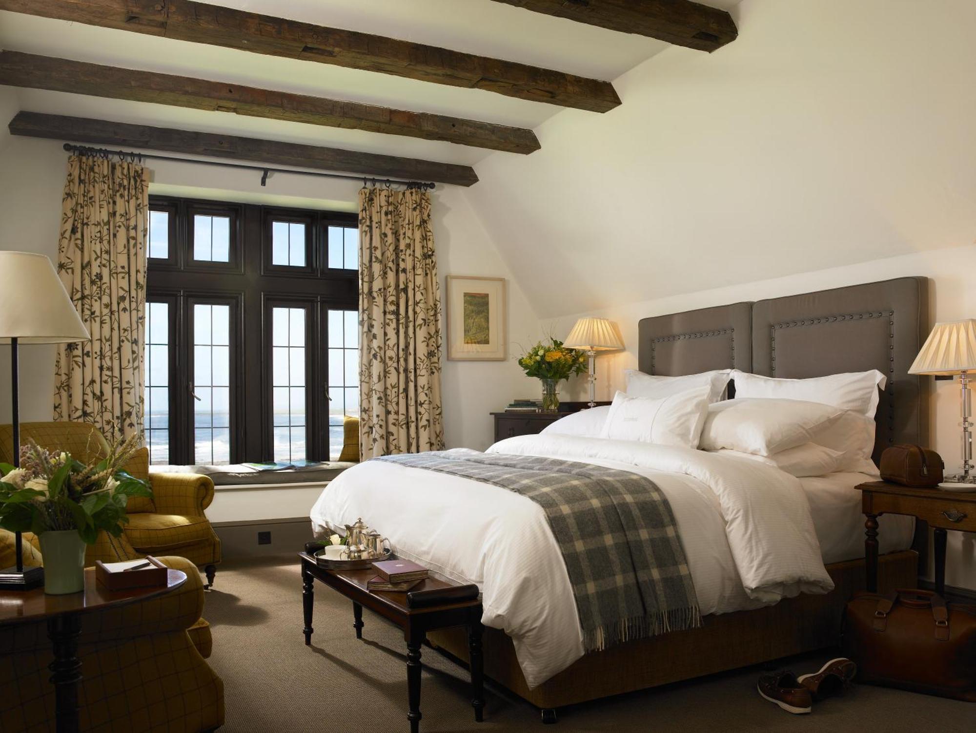 Premier One-Bedroom Suite Ocean View