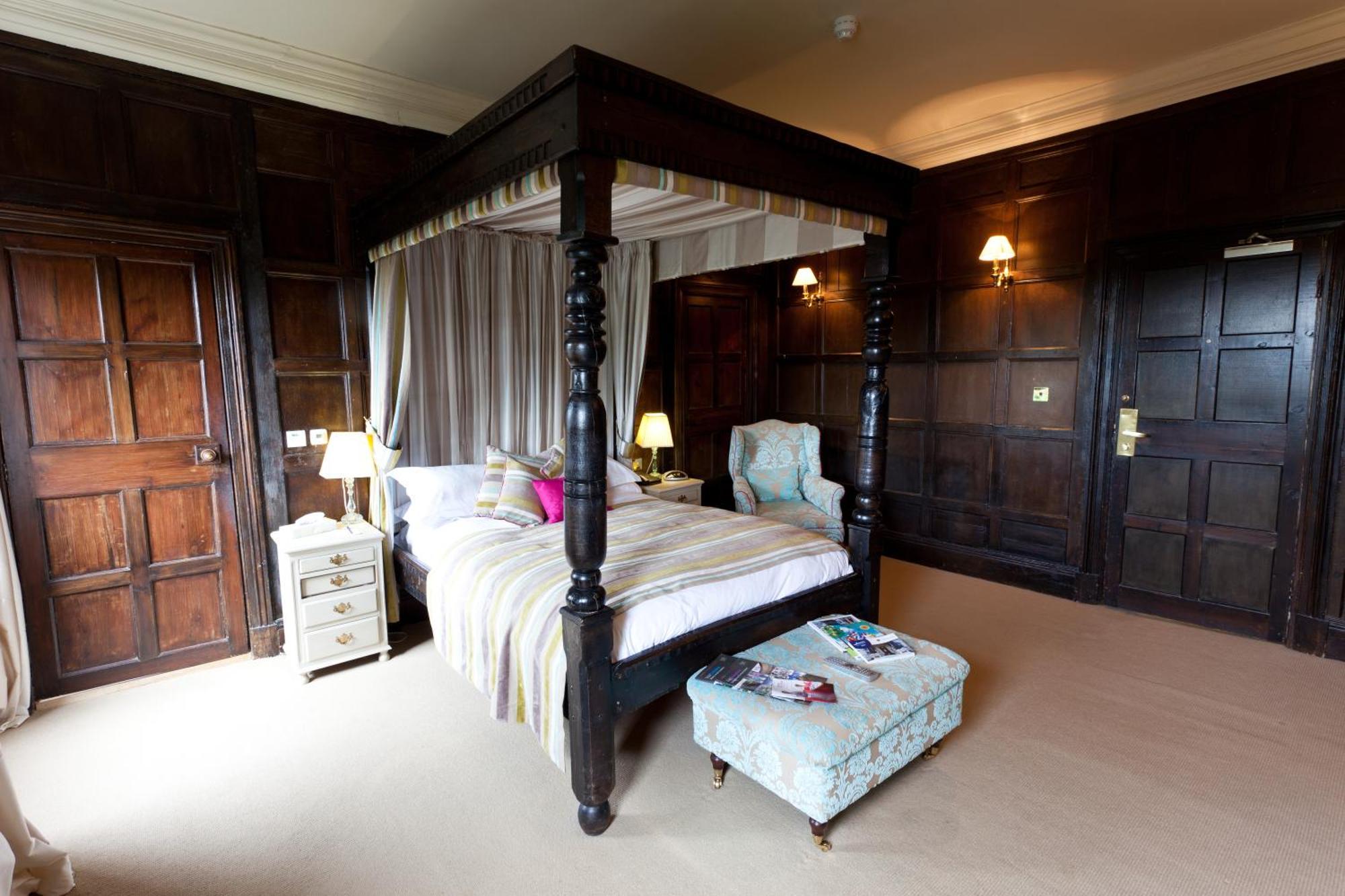 Executive Four Poster Room