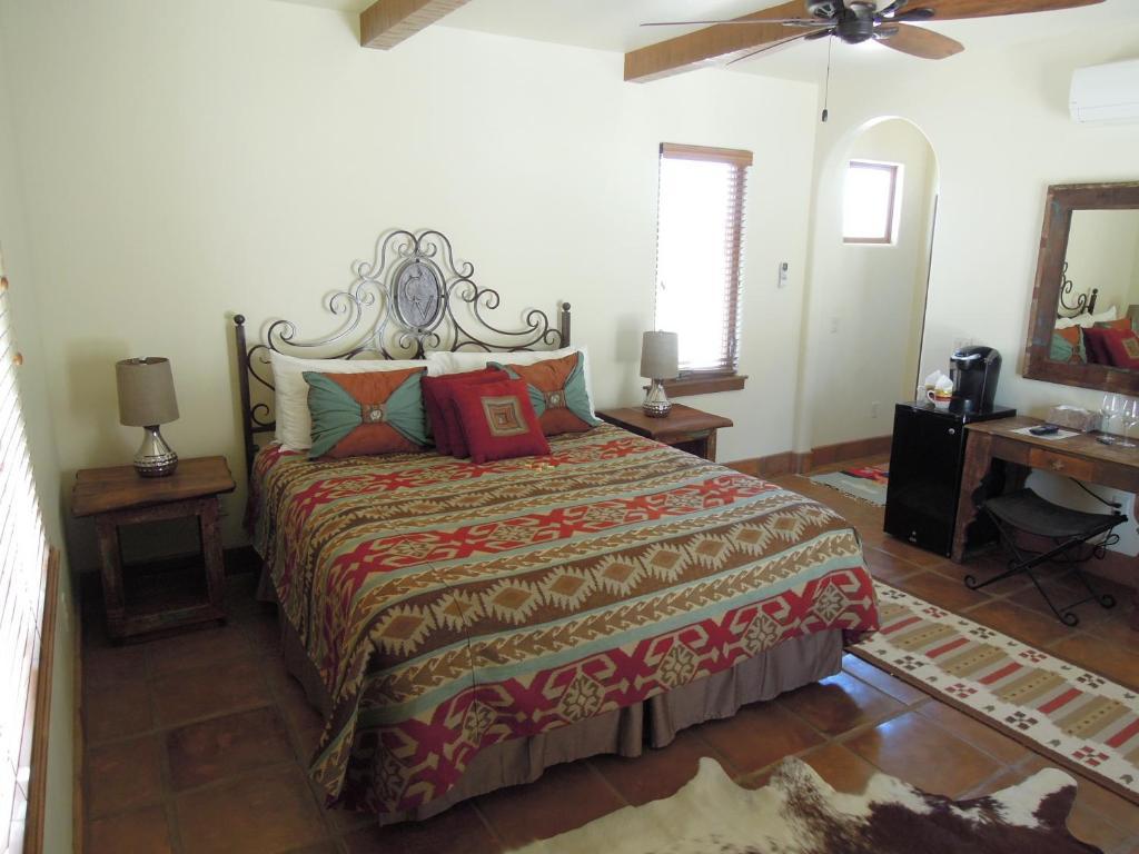 Deluxe King Room,30620639:JPEG