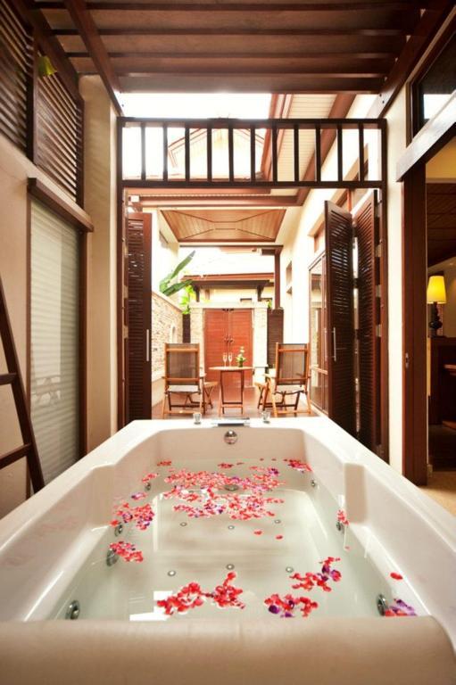 Villa with Spa Bath,30725408:JPEG