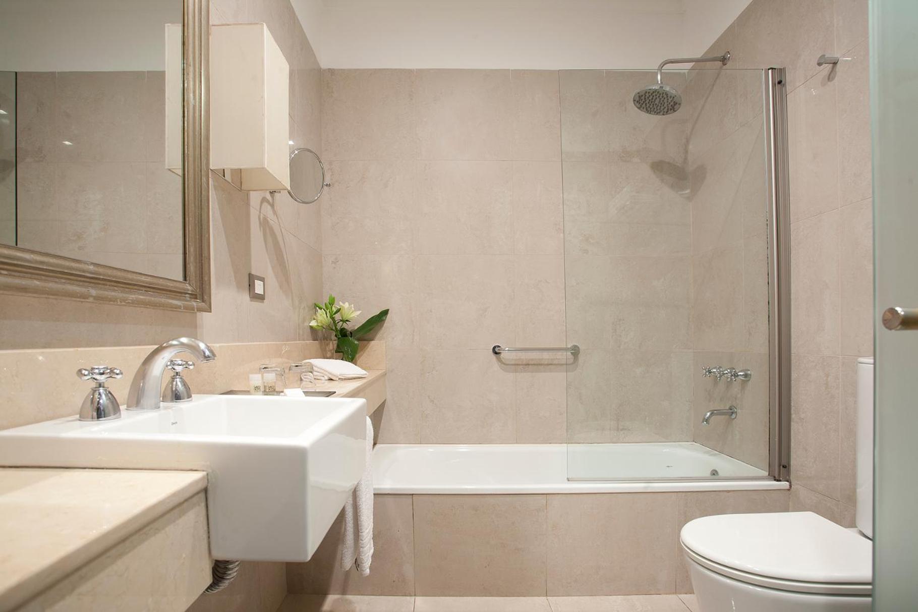 Premium Quadruple Room,369708079:JPEG