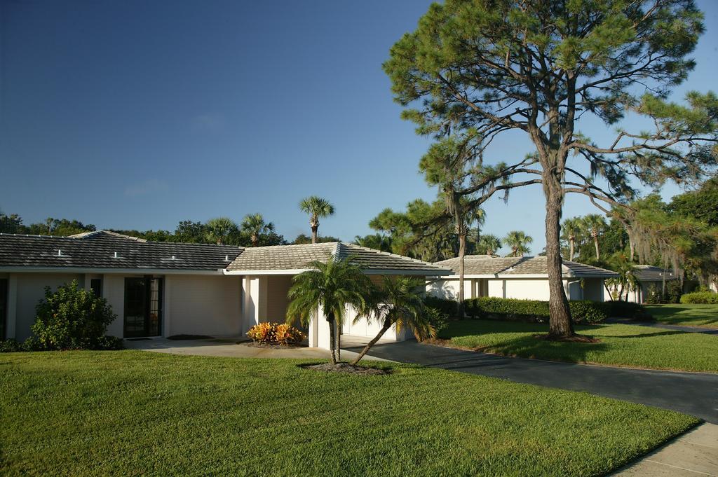 Bungalow - Water Front