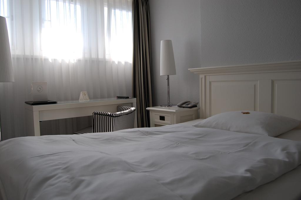 Budget Single Room,322818442:JPEG