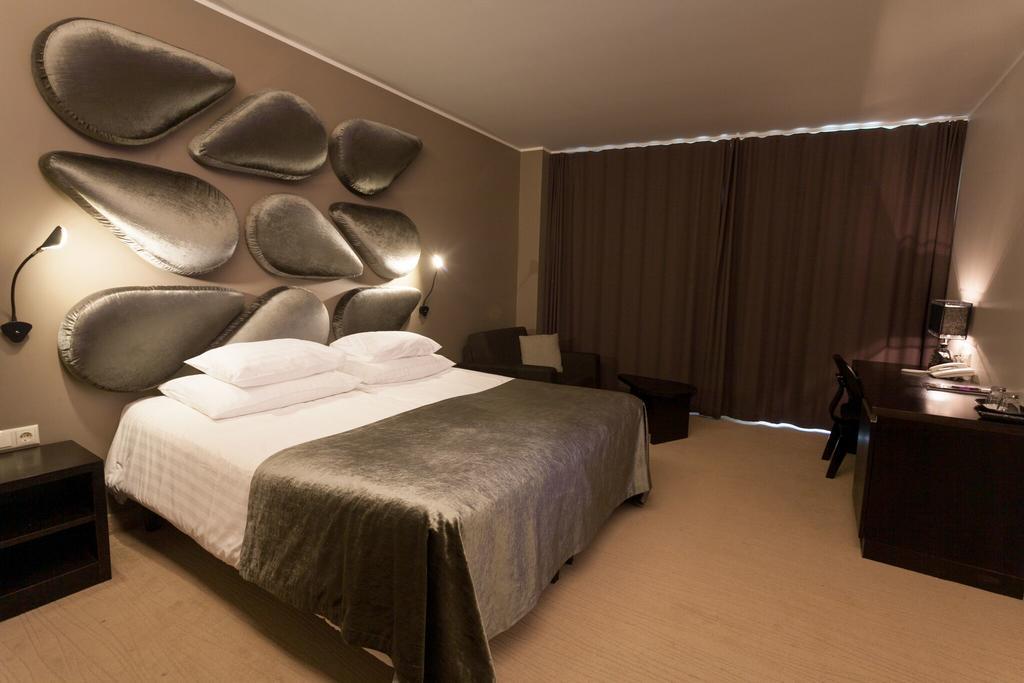 XL Double or Twin Room Spa Access