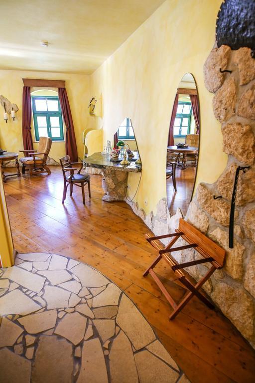 Double Room,325347952:JPEG