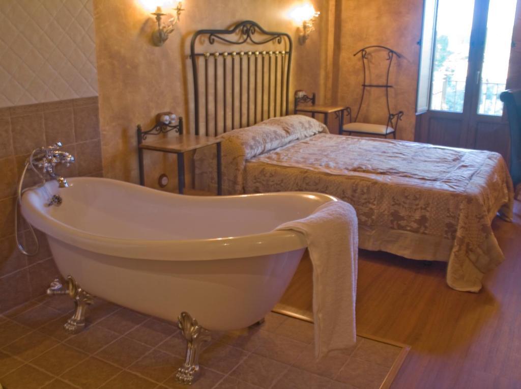 Triple Room,33743215:JPEG