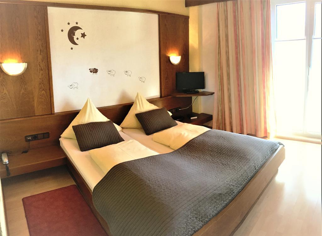 Standard King Room - Free Breakfast