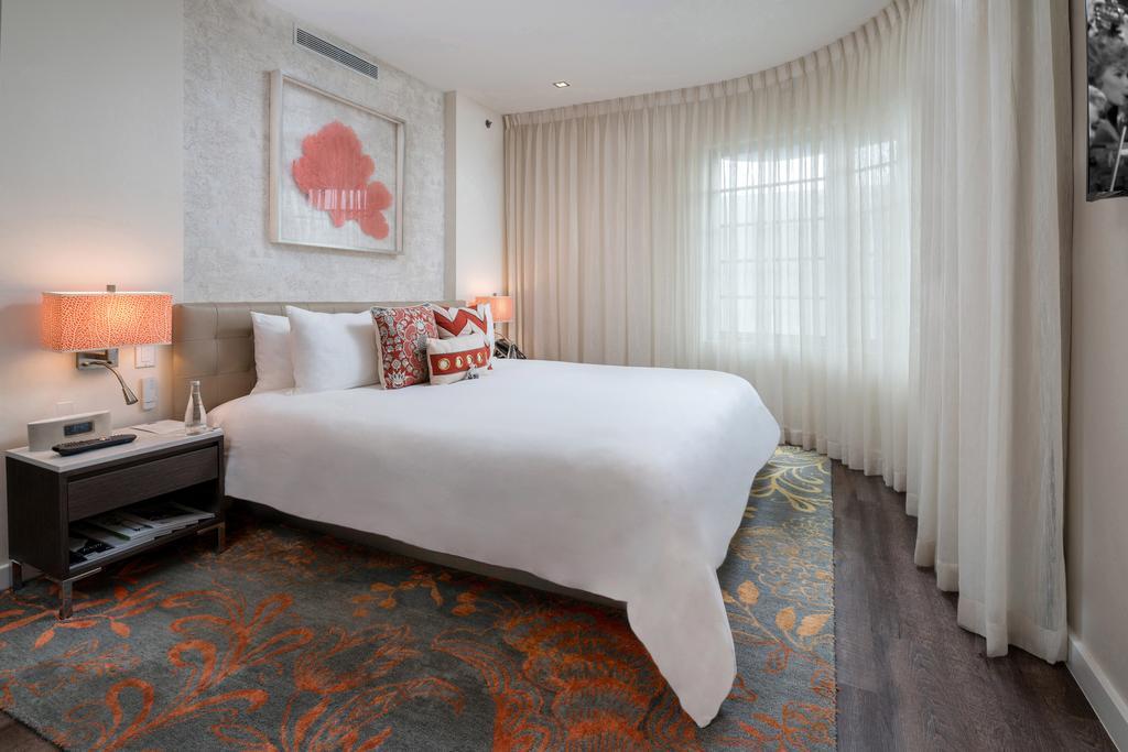 Superior Deluxe Suite