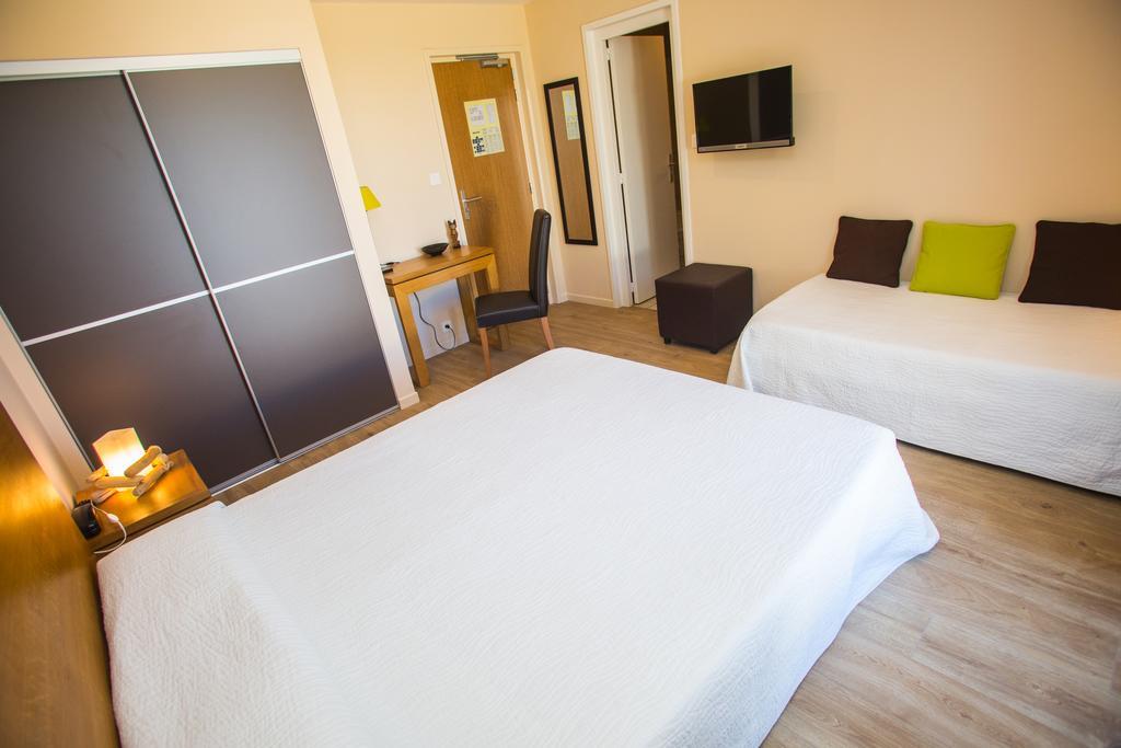 Deze kamer beschikt over een terras.