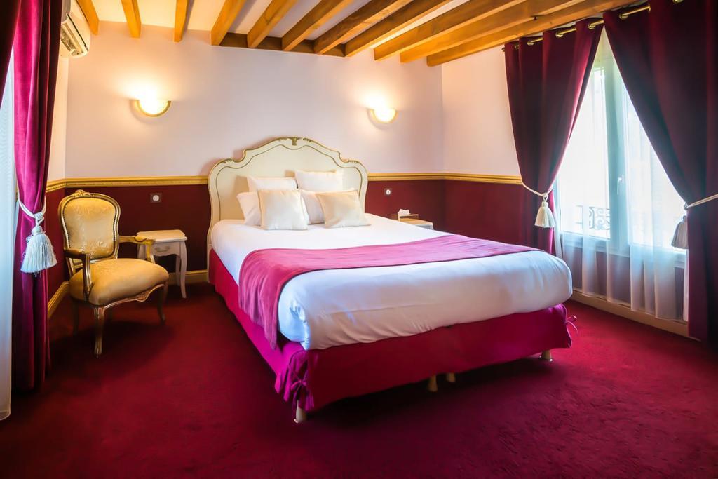 Double Room Lounge