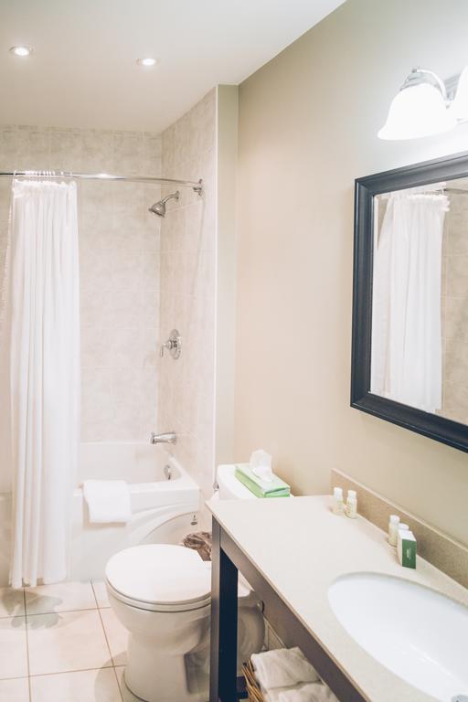 Queen Room - Non-Smoking,893111317:JPEG