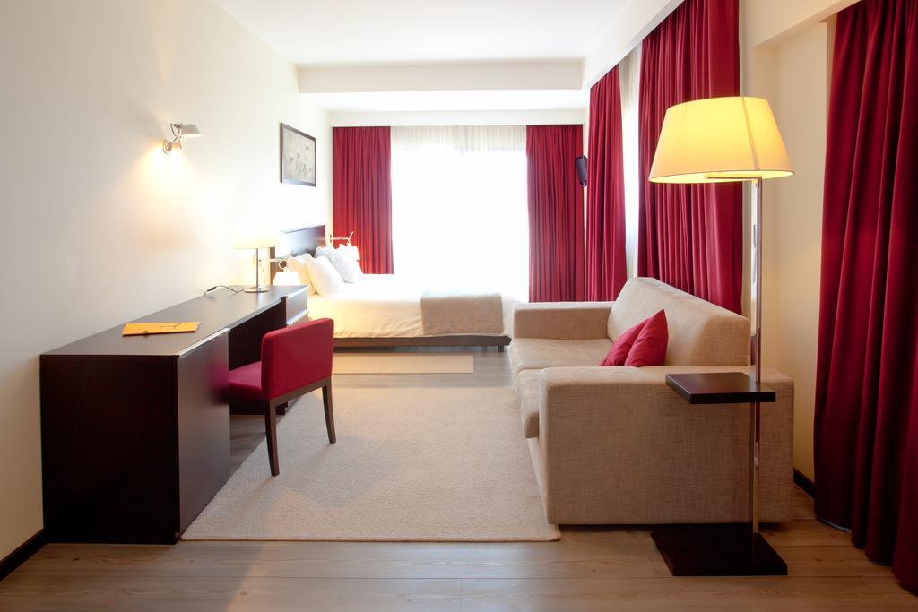 Suite - North