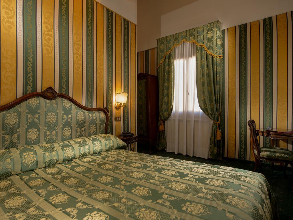 Double Room,363595147:JPEG