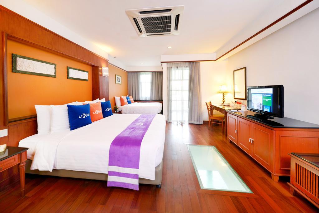 Premium Water Chalet