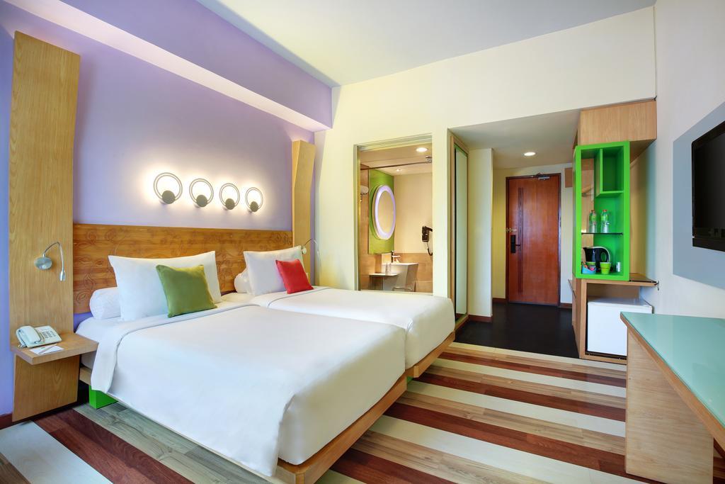 Deluxe Queen Room