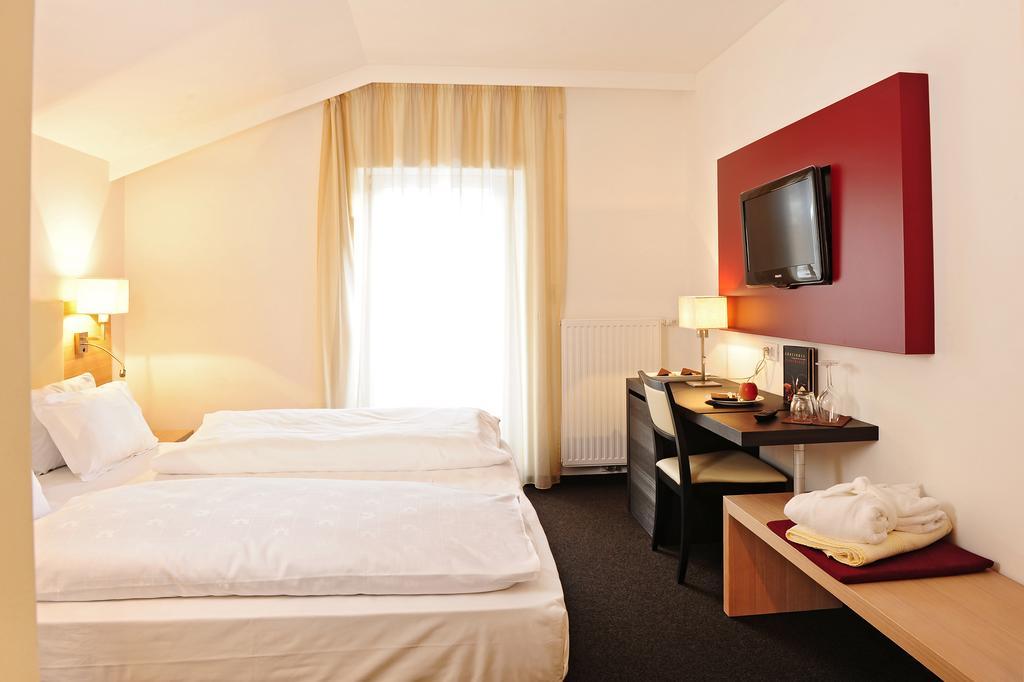 Comfort Double Room Balcony,1597552325:JPEG