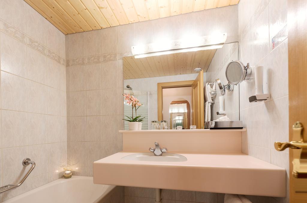 Double Room,1306058653:JPEG