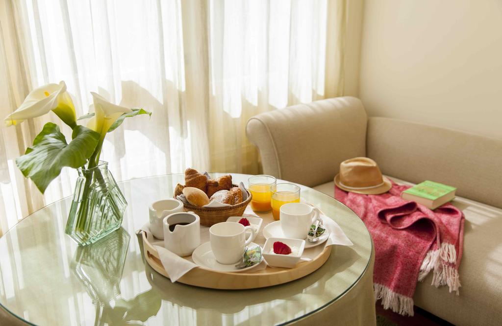 Double or Twin Room with Living Room,394944591:JPEG