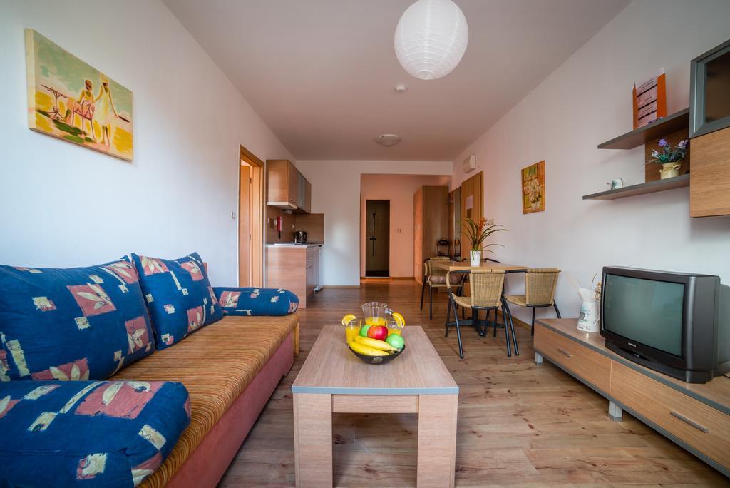 Two-Bedroom Apartment Balcony,395453262:JPEG