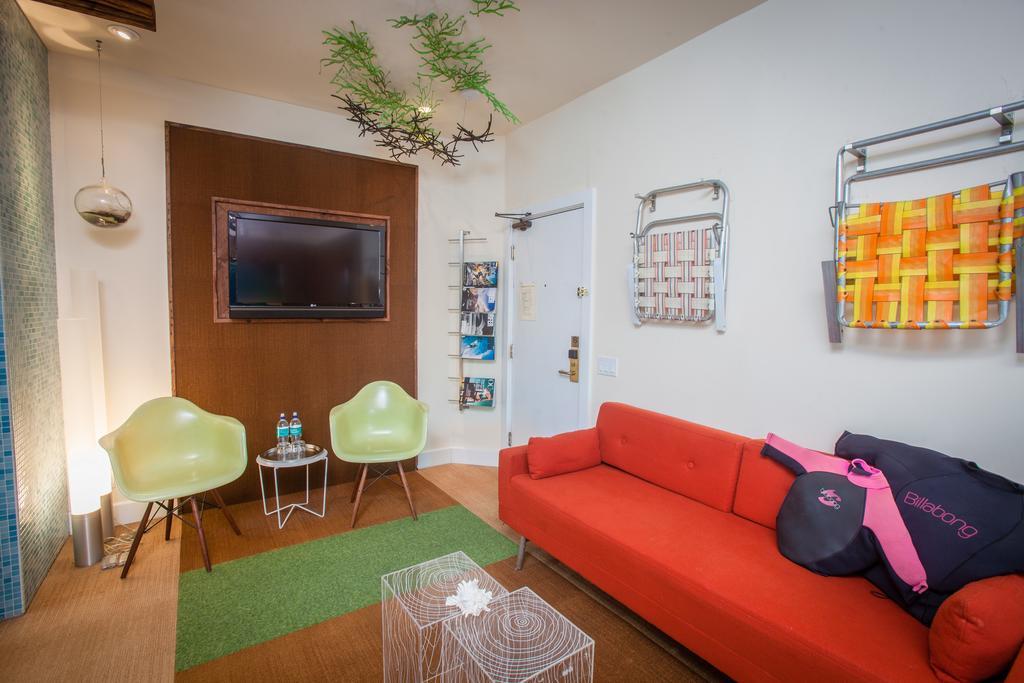 Surf Themed Queen Room