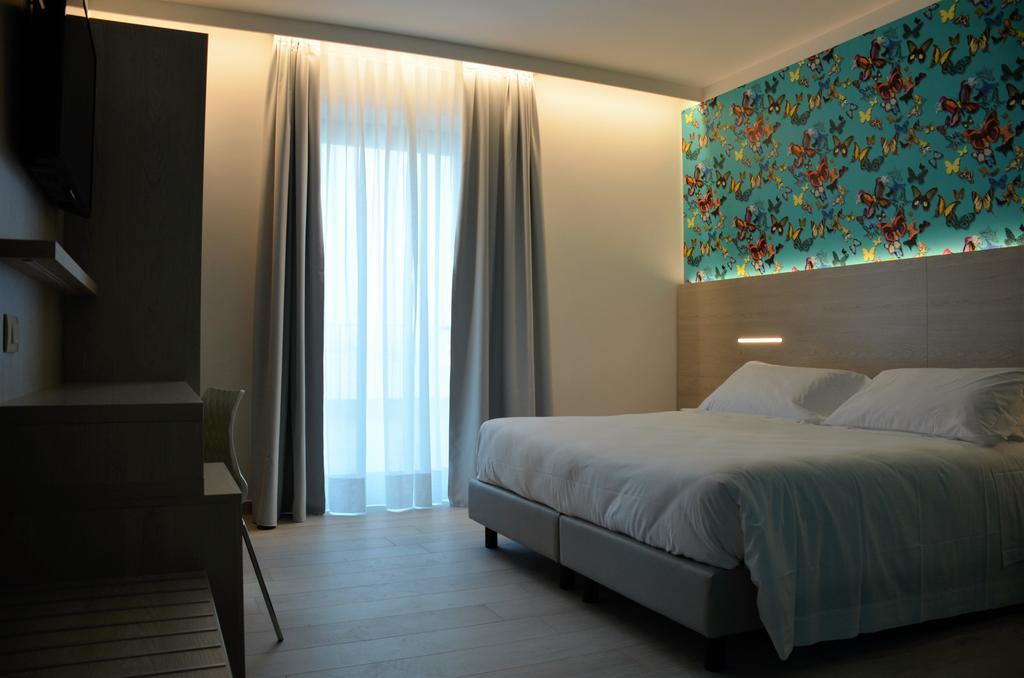 Double Room with Lake View,395834955:JPEG