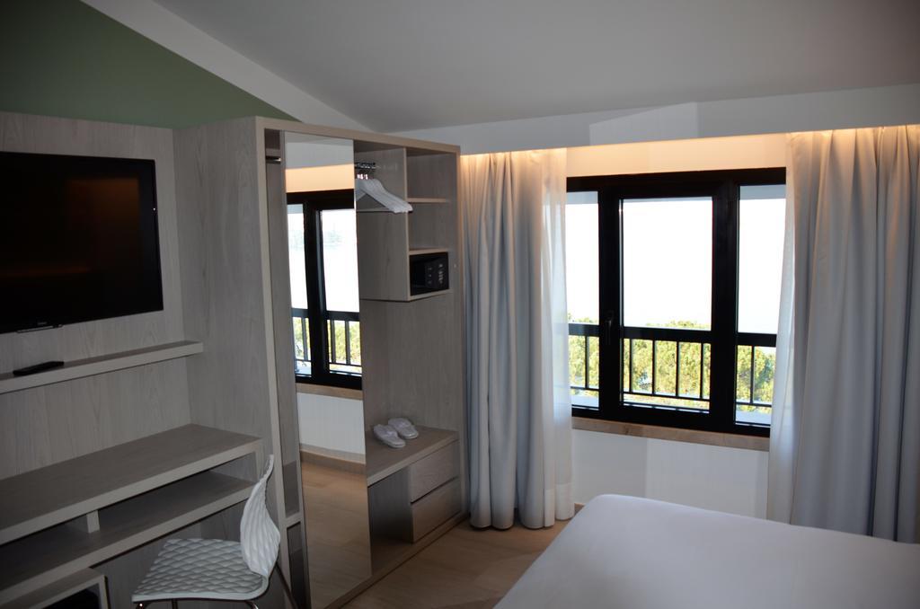 Double or Twin Room,689291568:JPEG