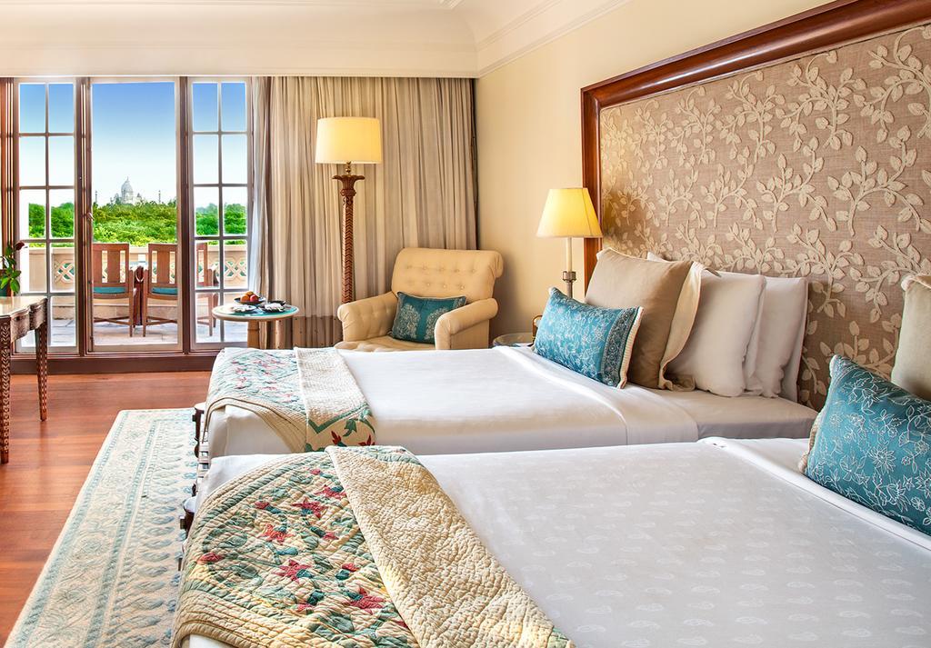 Premier Room Balcony Taj Mahal View Twin