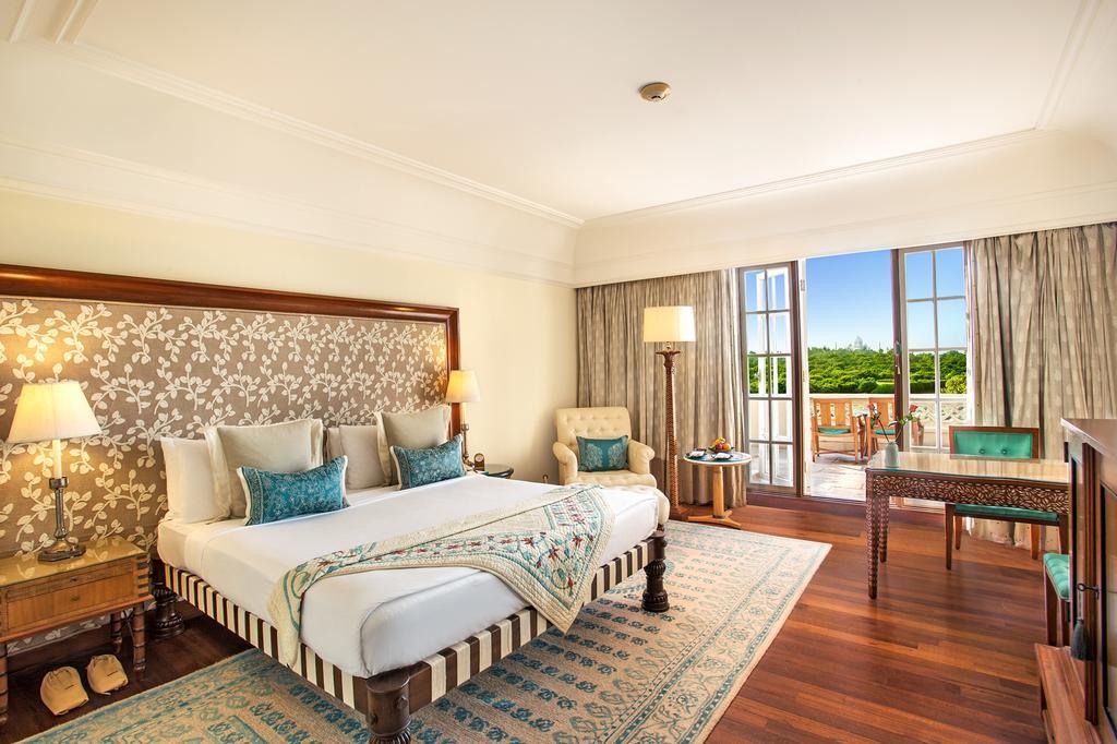 Premier Room Balcony Taj Mahal View