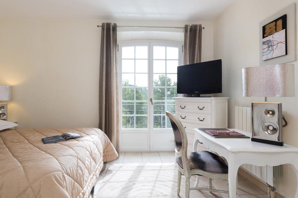 Standard Room,701176207:JPEG