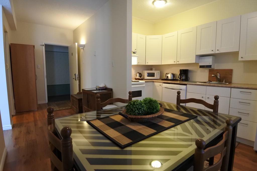 Deluxe Studio,396591105:JPEG