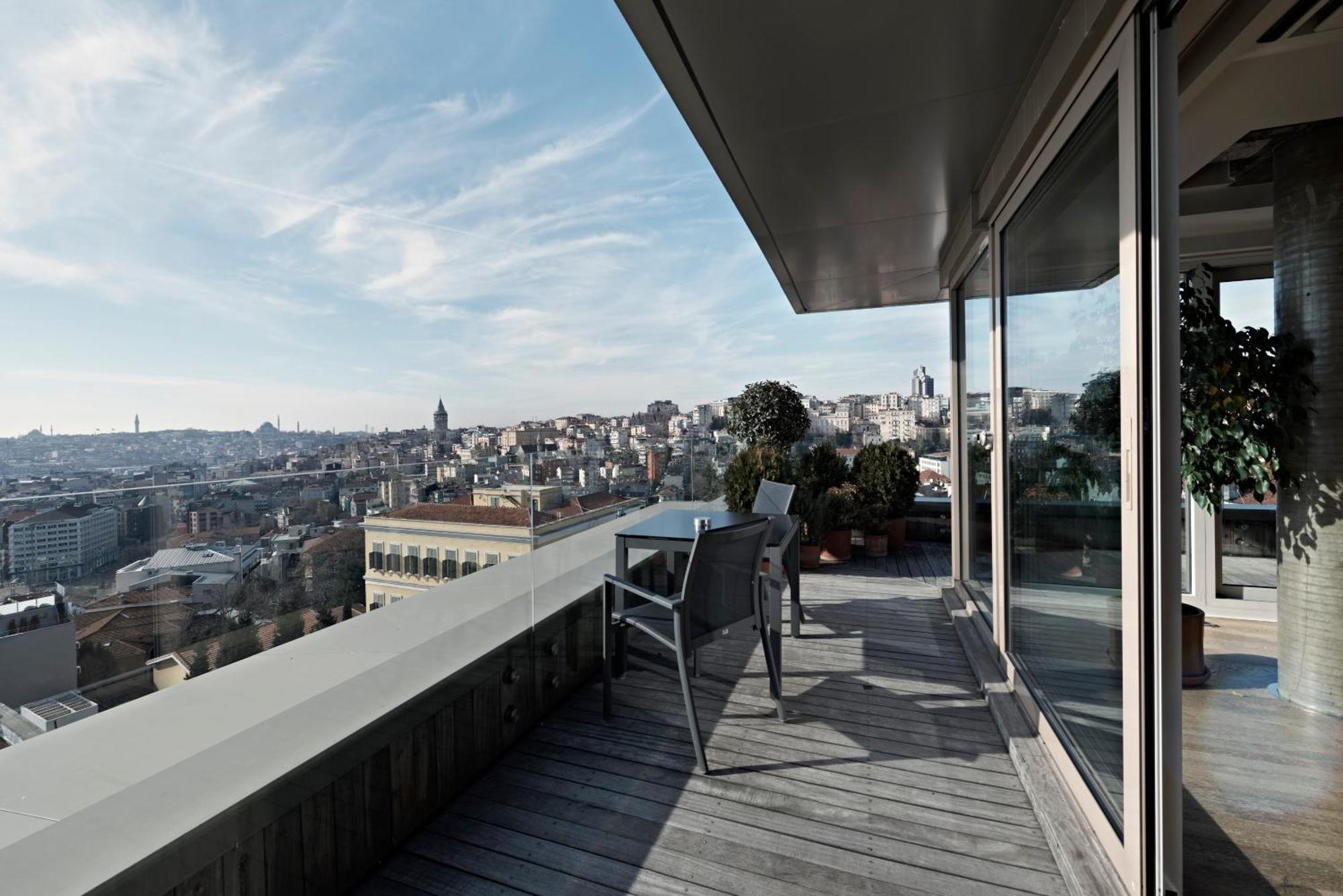 Penthouse Apartment