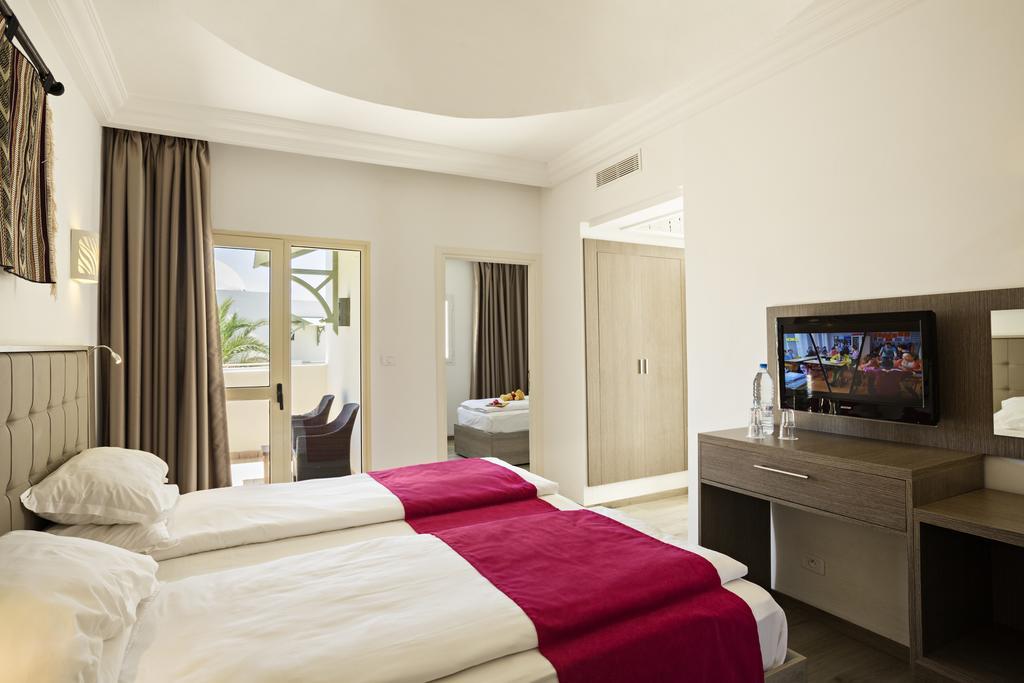 Standard Family Room,701418811:JPEG