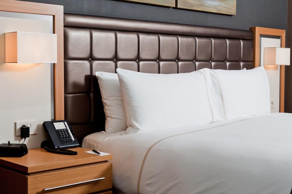 Superior Queen Room,998000388:JPEG