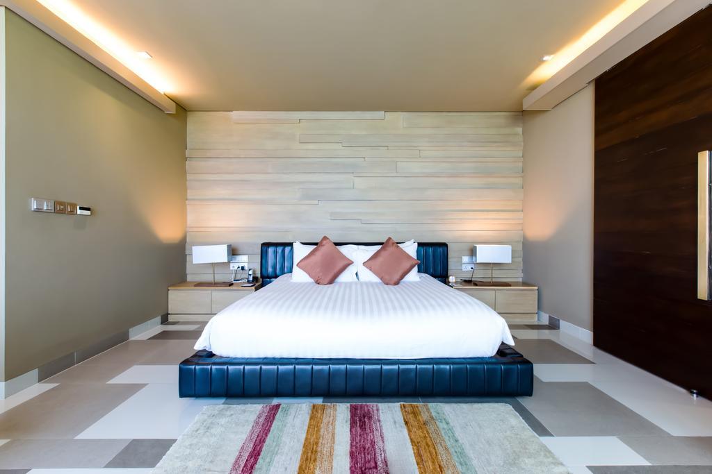 Deluxe Private Pool Suite,404682960:JPEG