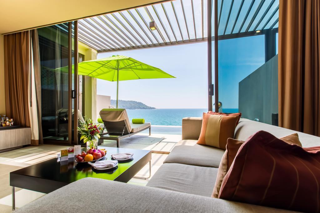 Deluxe Private Pool Suite