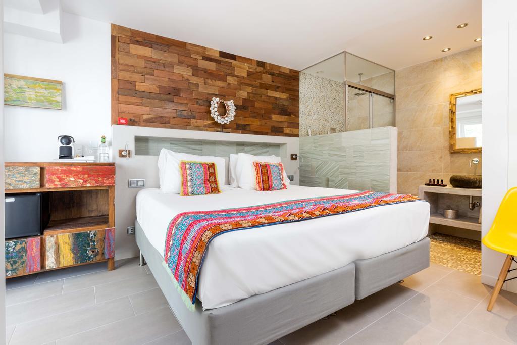 Family Suite with Garden View,407768949:JPEG