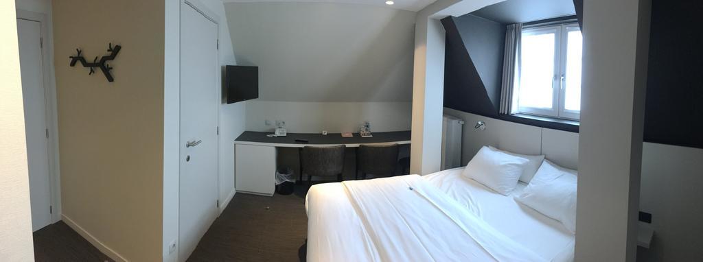 Small Double Room Shower
