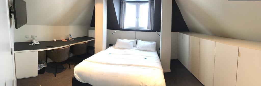 Small Double Room Shower