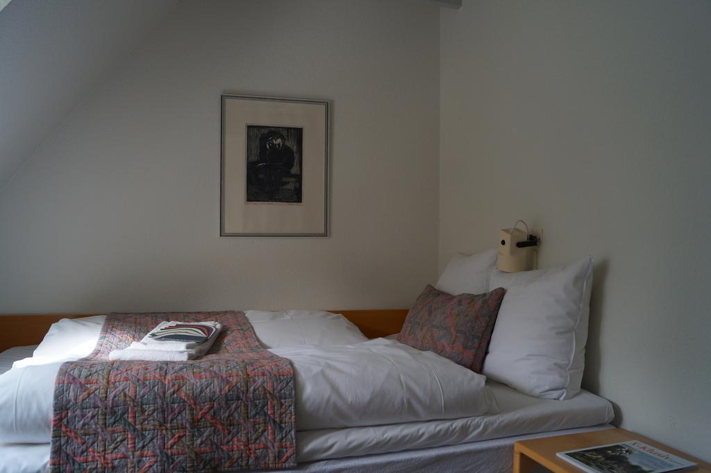 Small Double Room,746140016:JPEG