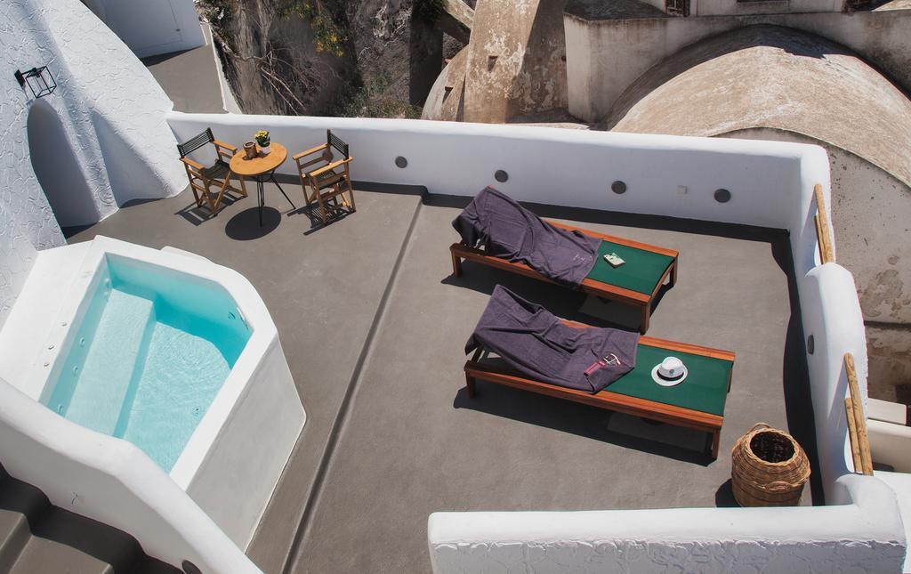 Honeymoon Suite with outdoor hot tub and Caldera View,414490419:JPEG