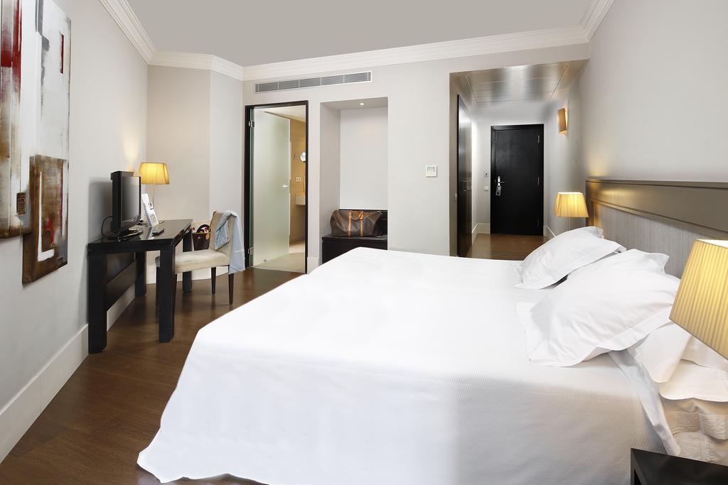 Double or Twin Room Terrace