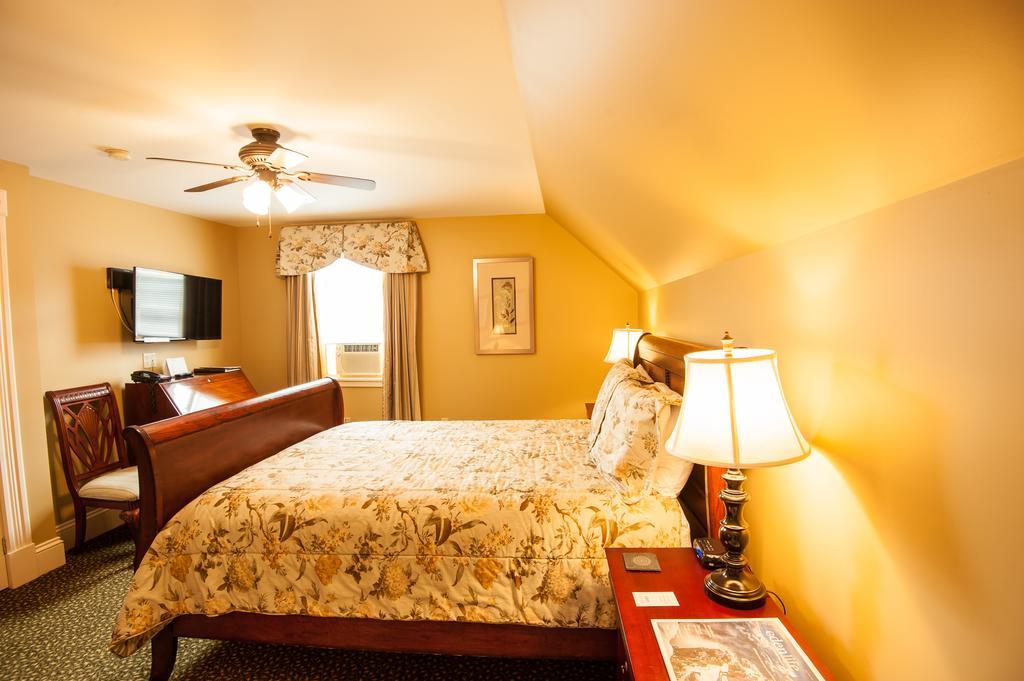 Queen Room