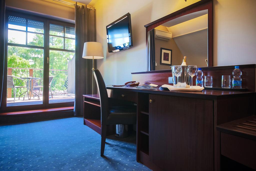 Deluxe Room,1543858282:JPEG