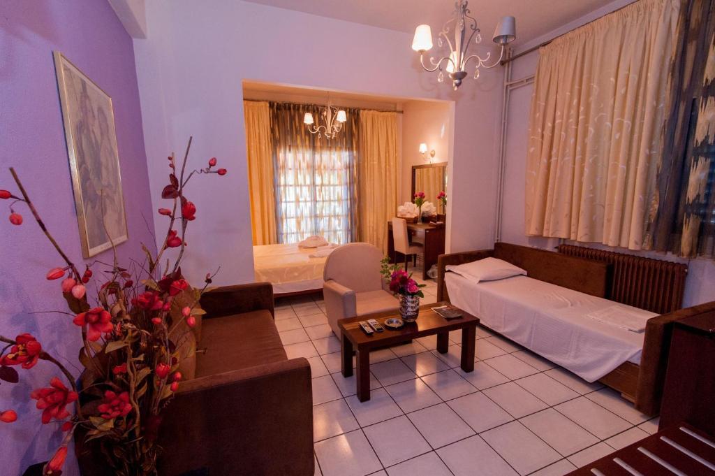 Triple Room,701266681:JPEG