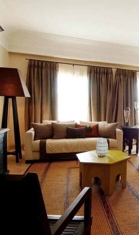 Elegance Room with Patio View,43917898:JPEG