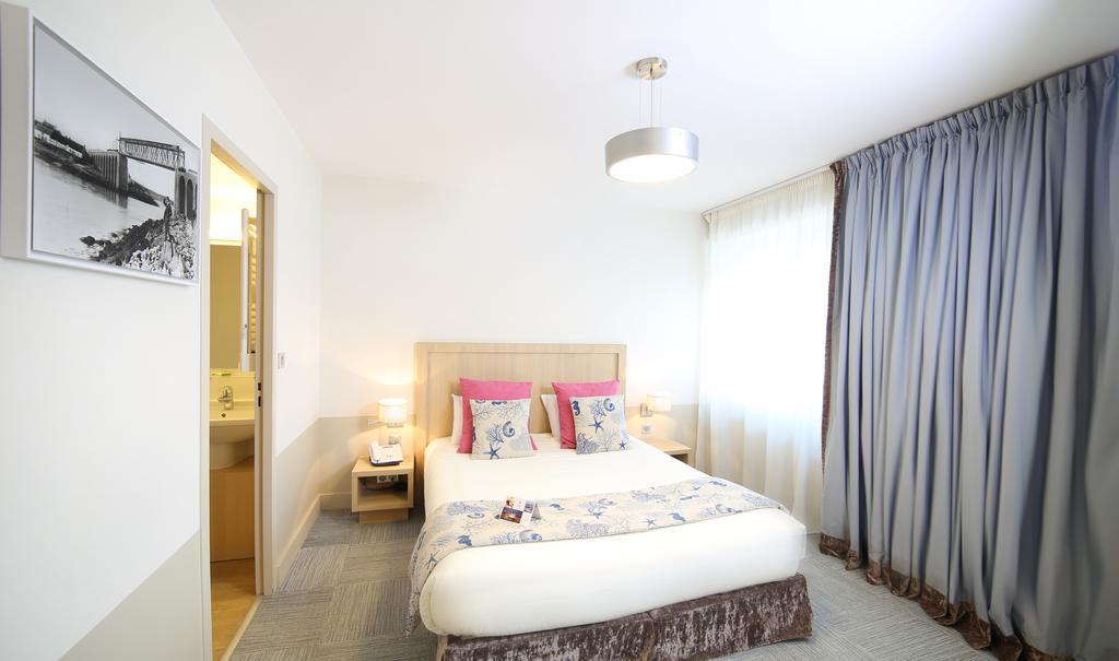 Deluxe room - harbor view,440001060:JPEG